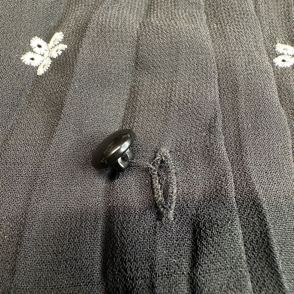 Maggie Barnes Semi Sheer Blouse 2X Button Up Black Floral Ruffle Collar *Flaw - Picture 9 of 11